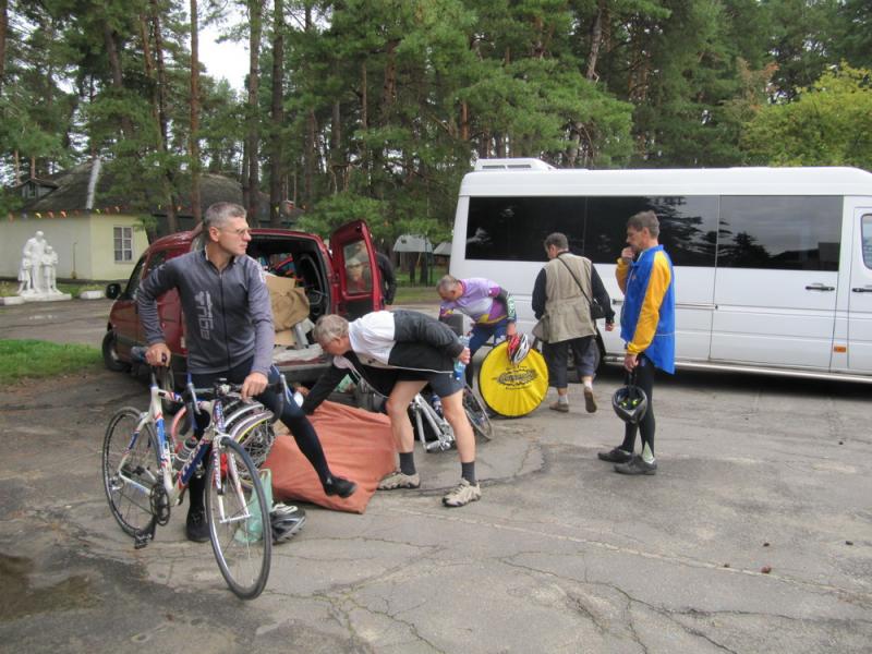 Стартовала велоэстафета на Киев через Чернигов.