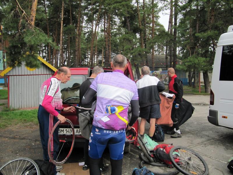 Стартовала велоэстафета на Киев через Чернигов.