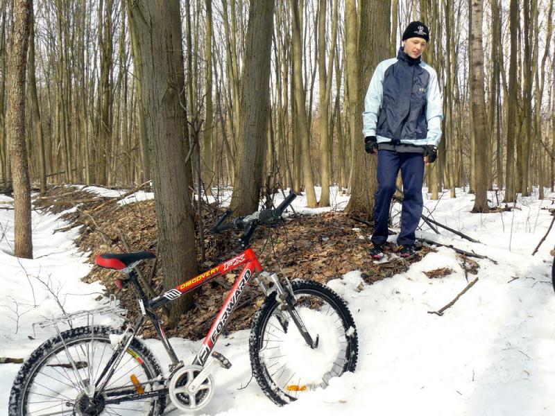 По снегу, грязи, траве и немножко по асфальту